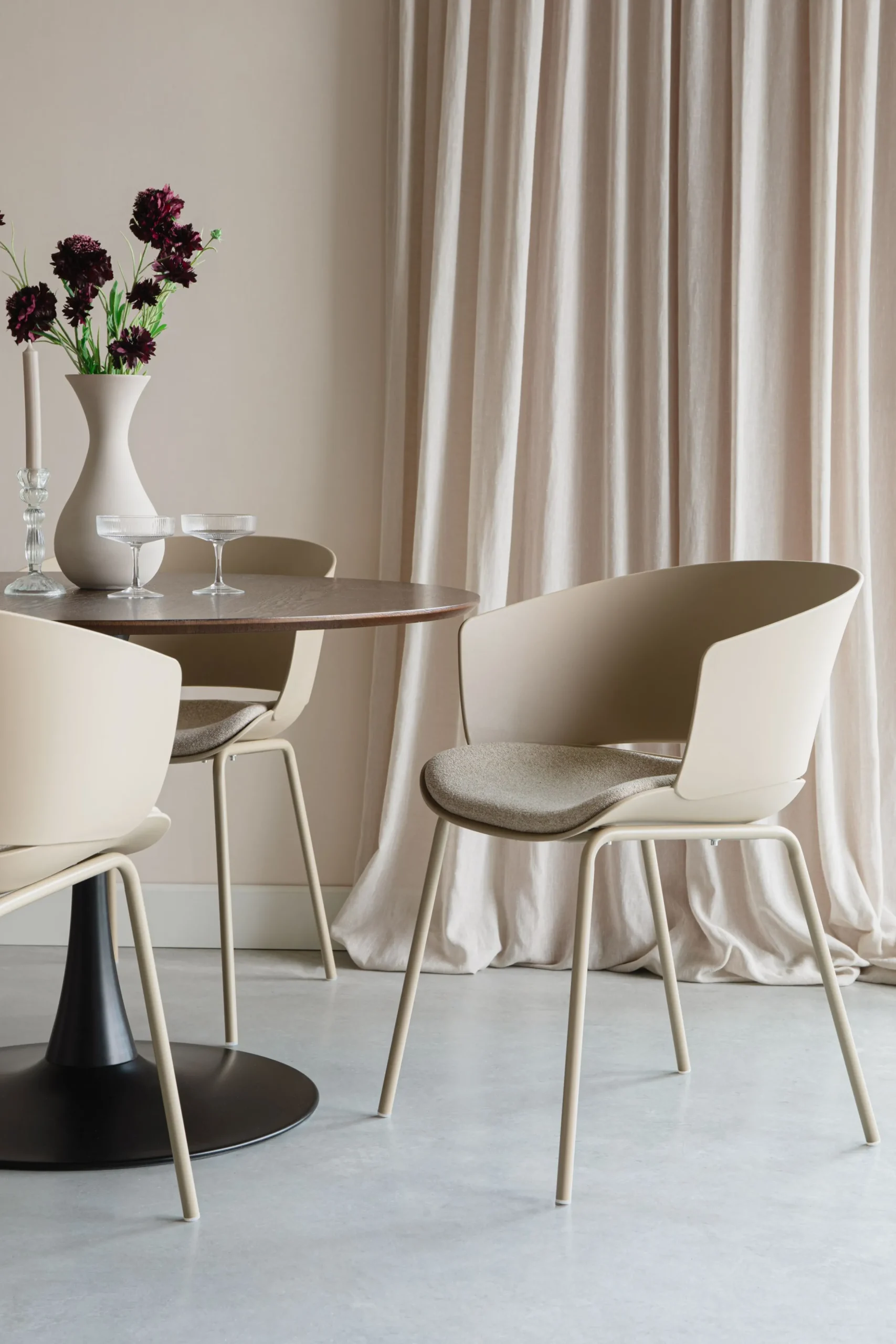 4er Set Retro Esszimmerstuhl Schalenstuhl Jessica in Beige