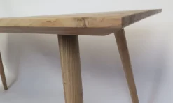 Esstisch Retro Massivholz Trapez Akazie Natur 180/90