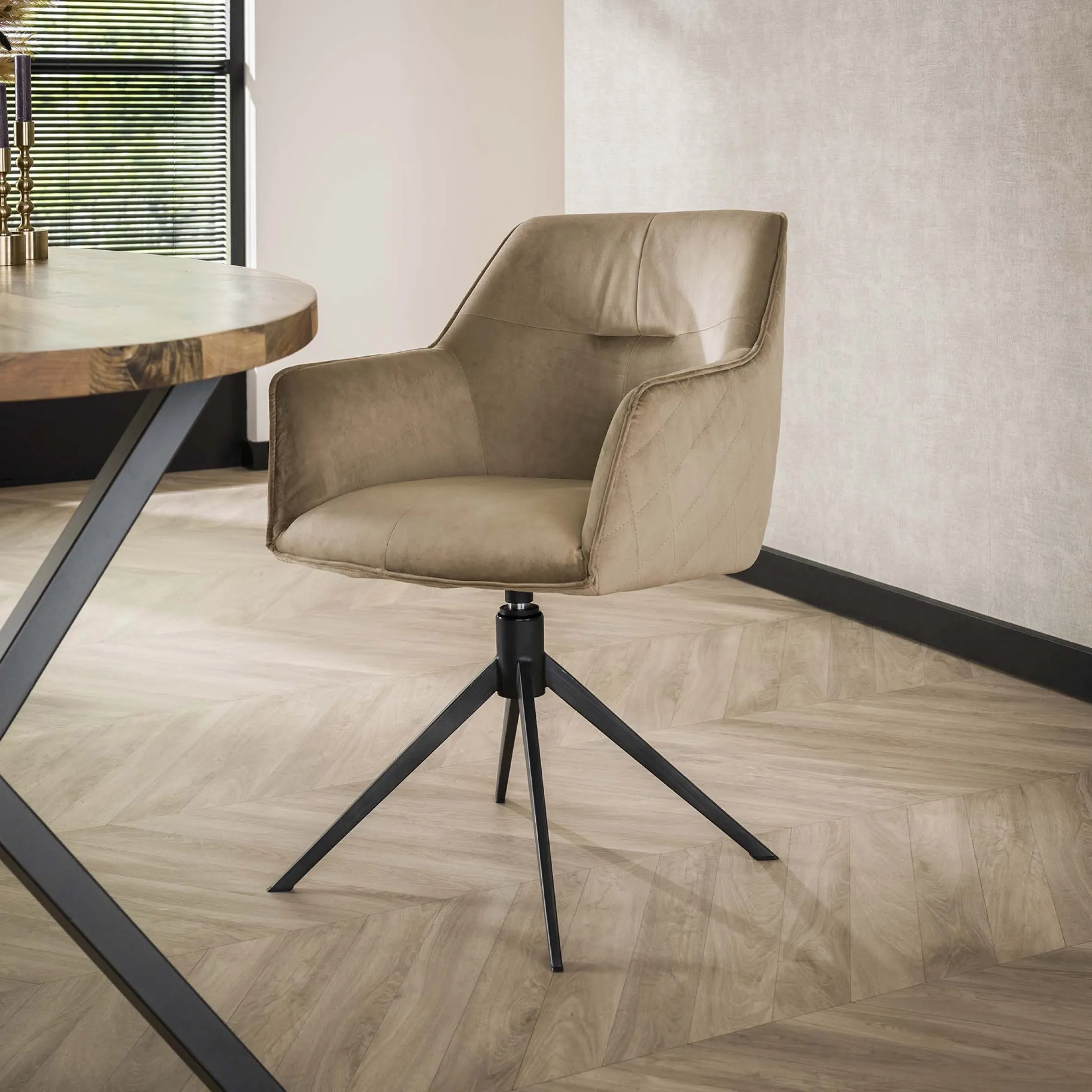 Esstischstuhl Armlehnstuhl Pull Raute drehbar Samt Champagner