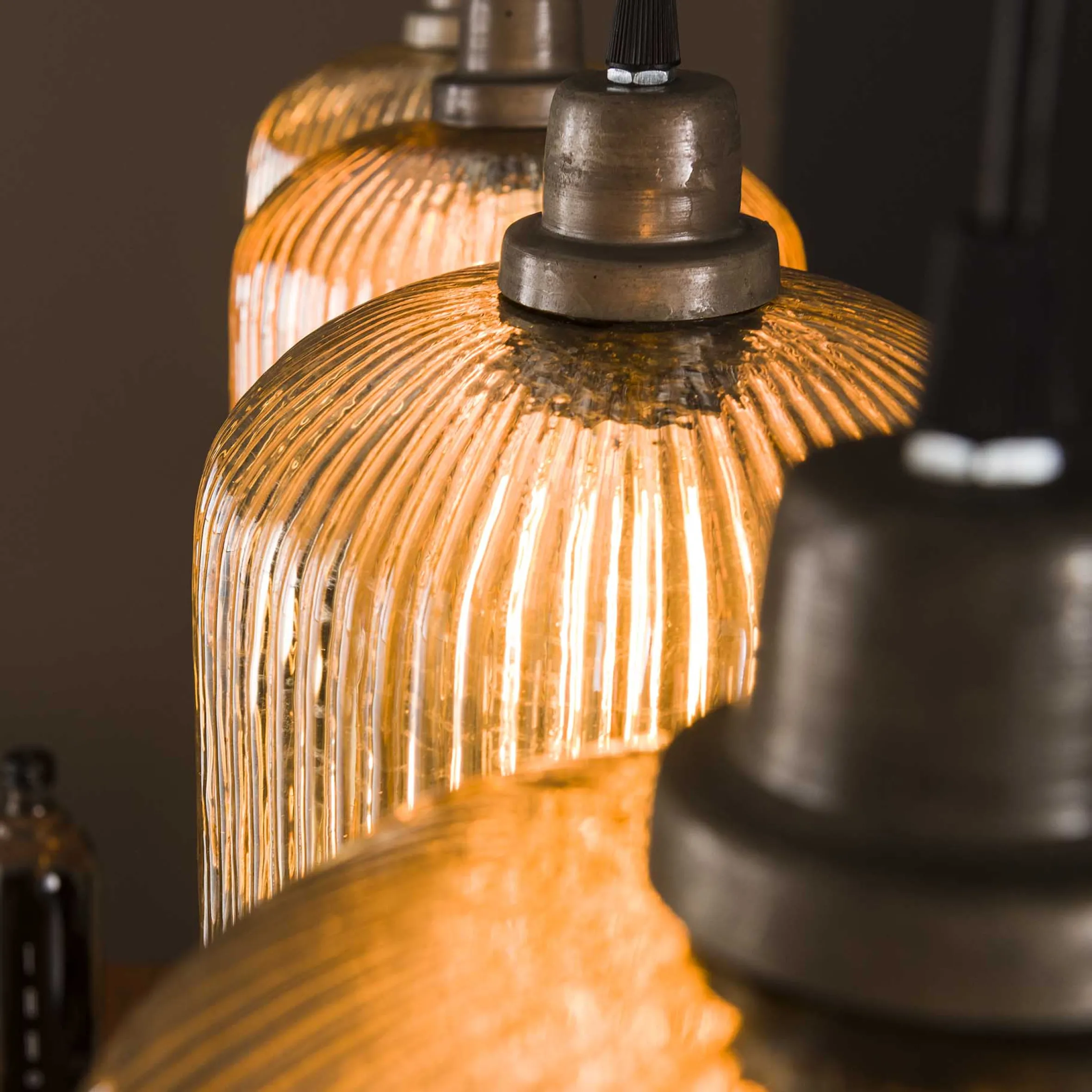 Hängelampe Retro Stripes 4 Glasschirme Bernstein