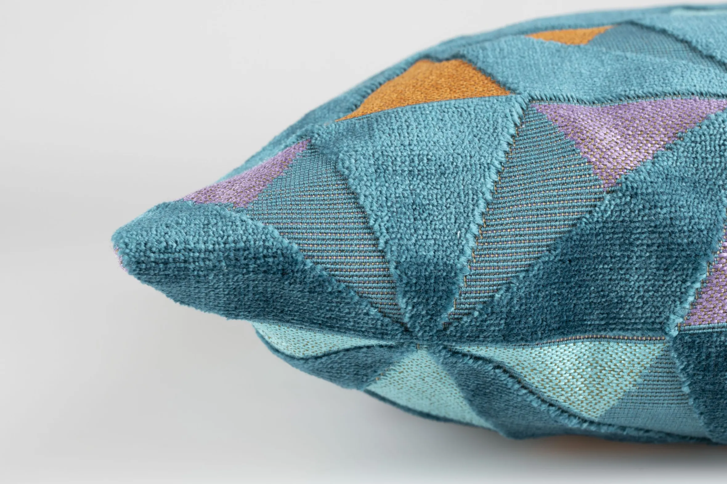 Retro Kissen Start The Fireworks in drei verschiedenen Farben