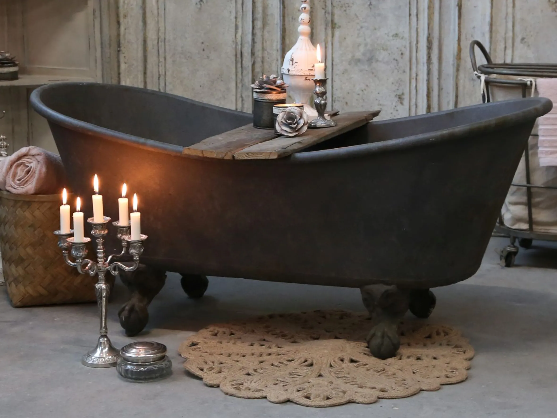 Vintage Badewanne Romantik Löwenfüße