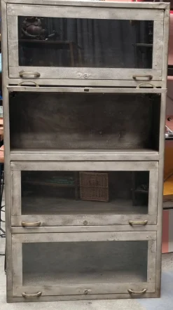 Vitrine Geschirrschrank Büroschrank Rusty Industrial Einzelstück Silbergrau