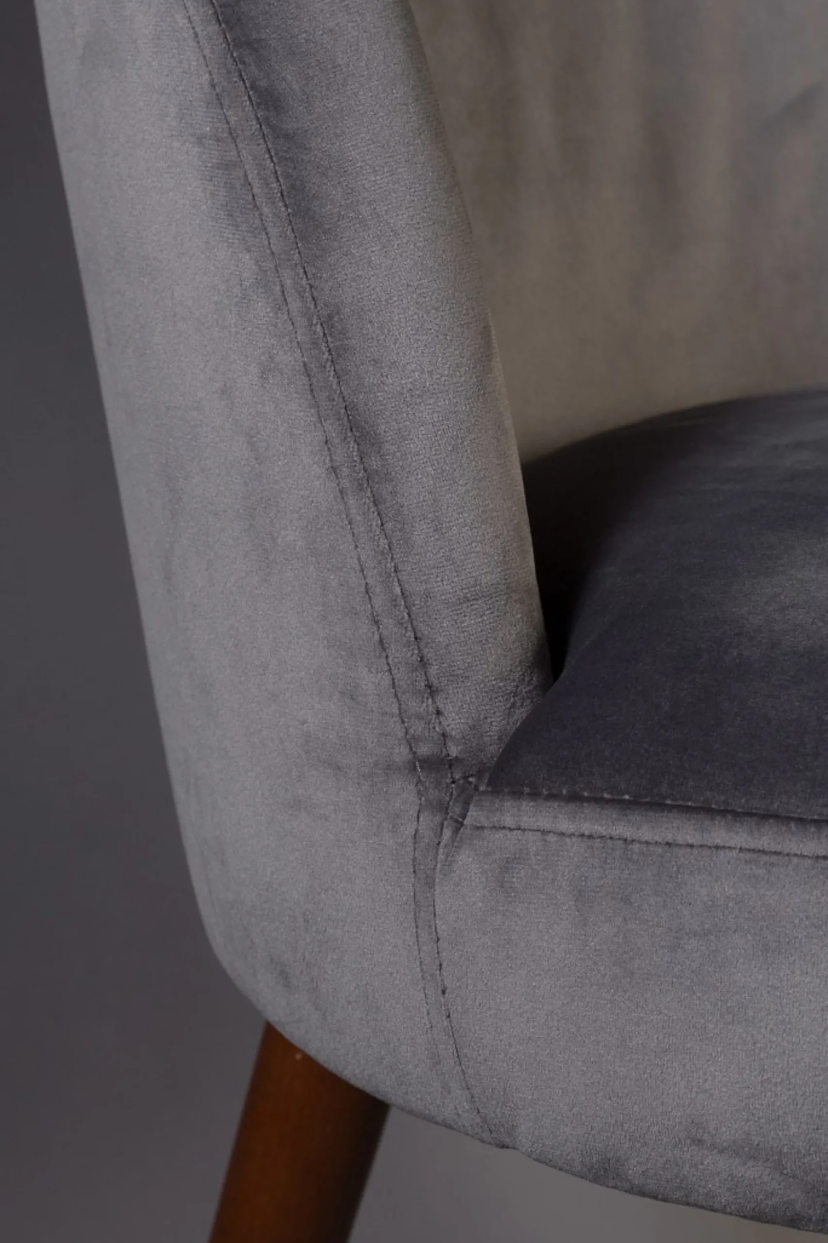 Zuiver Retro Esszimmerstuhl Barbara Samt Grau